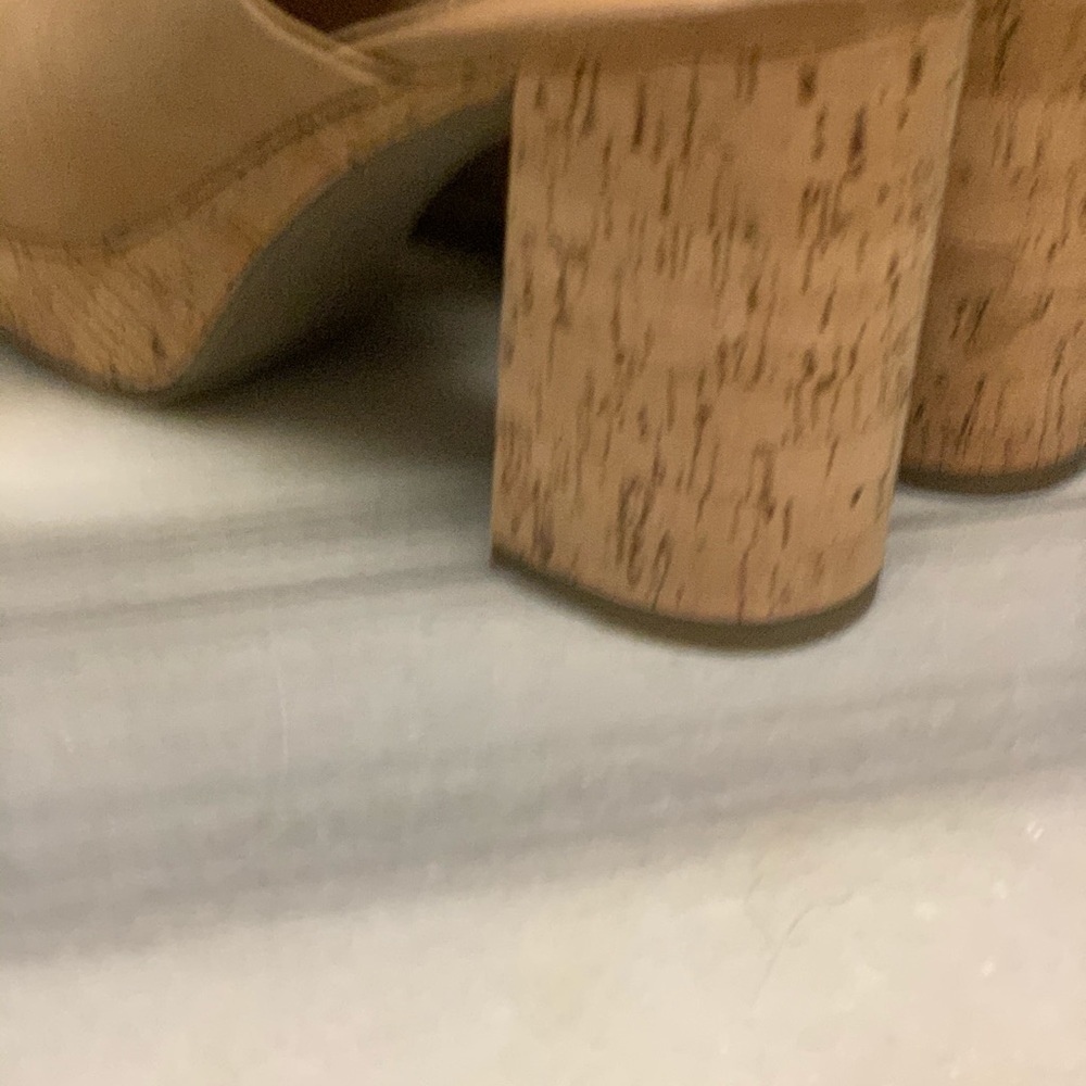 Platform - Picture 3 of 6